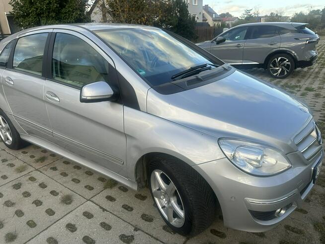 Mercedes B 200 Niski przebieg, automat, parktronik p/t, podgrzewane fotele, isofix
