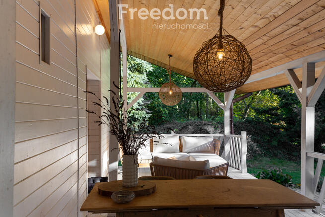 Dworek ze stajnią i działką inwestycyjną