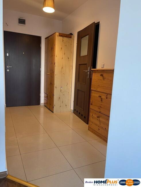 2-pokojowe mieszkanie z balkonem i parkingiem.