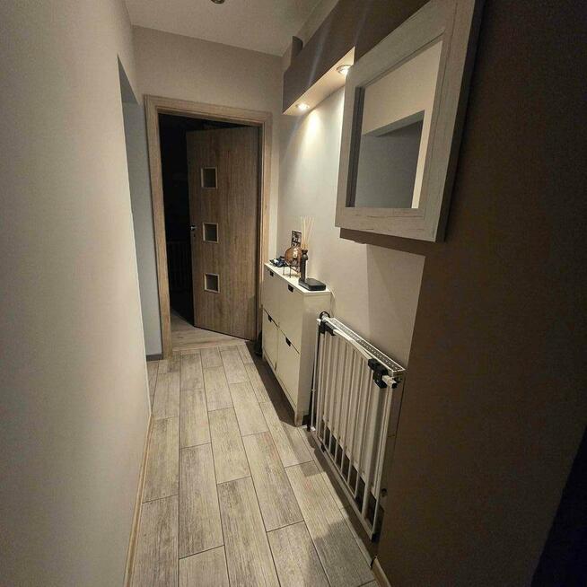 Zobacz, co kryje się za tą bramą – mieszkanie z ogródkiem w