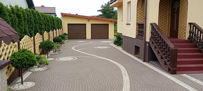 Sprzedam przestronny, komfortowy dom na dużej działce.