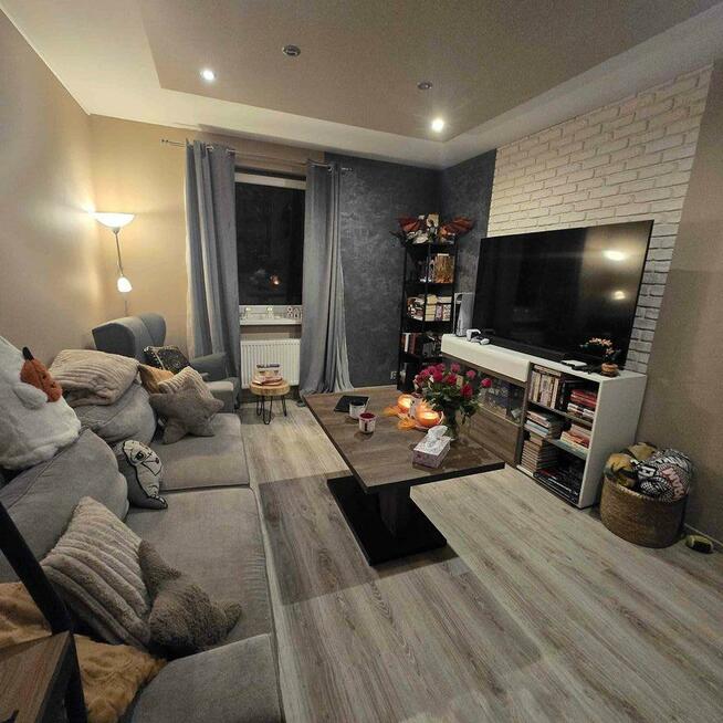 Zobacz, co kryje się za tą bramą – mieszkanie z ogródkiem w