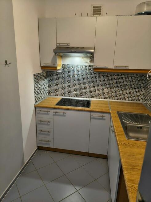 Kawalerka w ok.ul.Glogowskiej 18000+oplaty