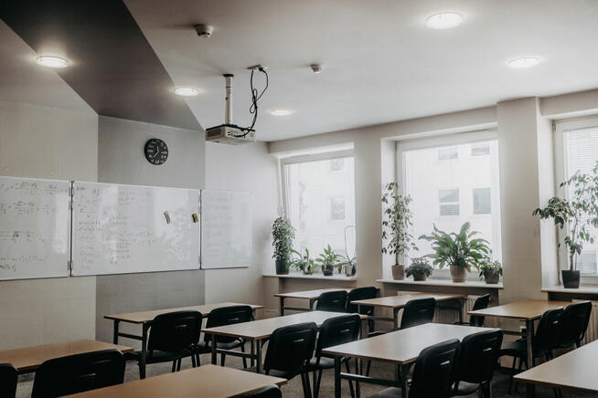 Wyposażone sale dydaktyczne do wynajęcia