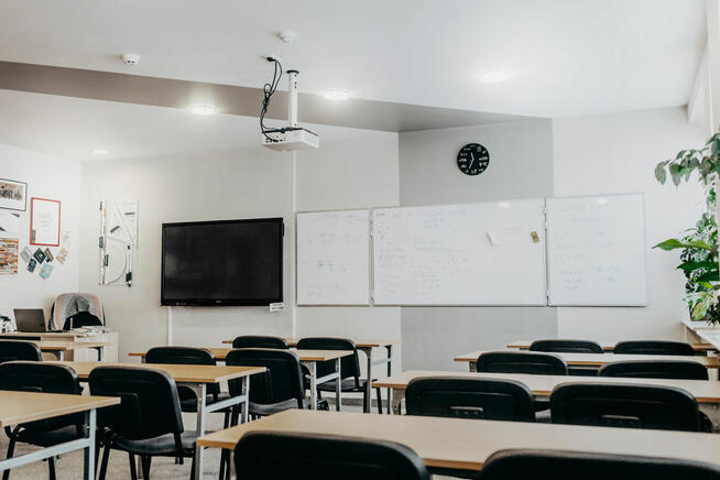 Wyposażone sale dydaktyczne do wynajęcia