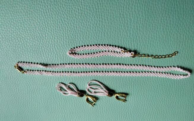 Komplet biżuterii z koralików