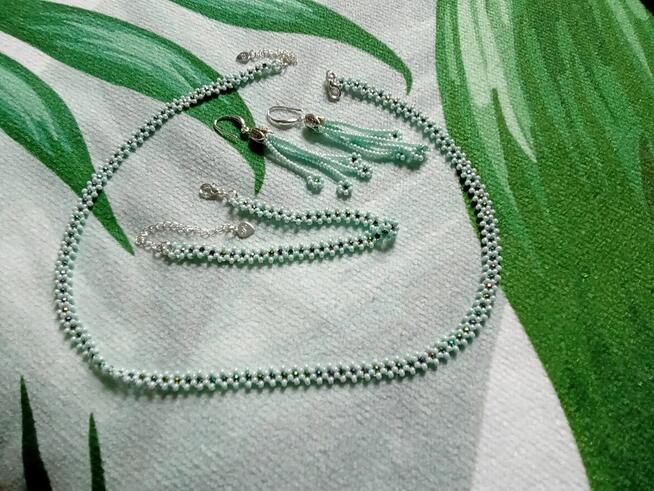 Komplet biżuterii z koralików