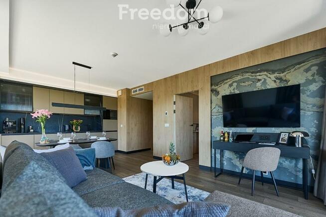 3 pok. piętro 4, duży narożny widokowy taras.