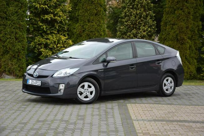 Toyota Prius 154 przebieg I-właściciel Klimatronic Head Up Keyless go z Niemiec