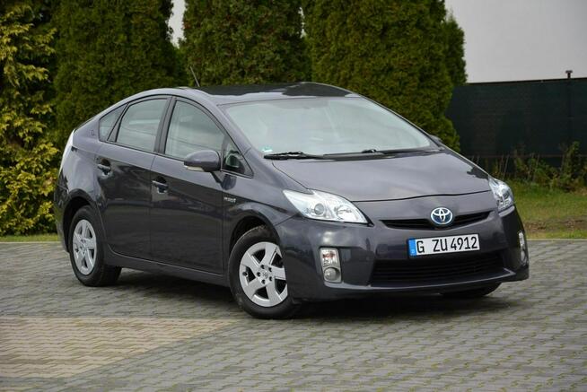Toyota Prius 154 przebieg I-właściciel Klimatronic Head Up Keyless go z Niemiec