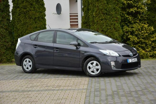 Toyota Prius 154 przebieg I-właściciel Klimatronic Head Up Keyless go z Niemiec
