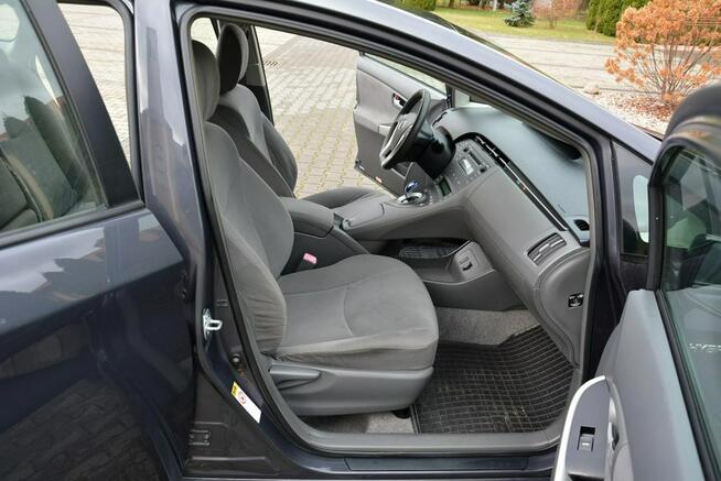 Toyota Prius 154 przebieg I-właściciel Klimatronic Head Up Keyless go z Niemiec