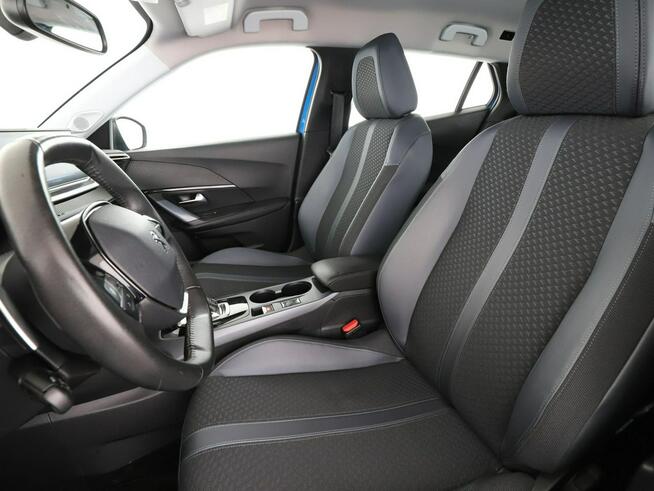 Peugeot 2008 automat full LED virtual cocpit navi klima auto kamera i czujniki park