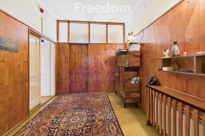 Dom z dwoma mieszkaniami