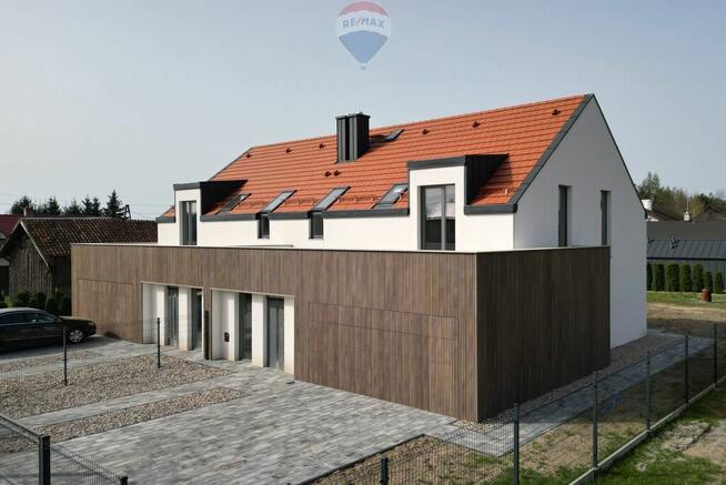 Nowoczesna połowa domu w Wójtowie
