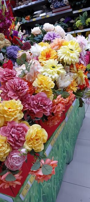 Sprzątanie nagrobkow