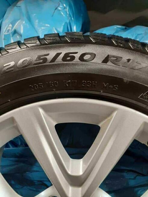 Koła zimowe Pirelli Sottozero 3 205/50 R17 z alufelgami