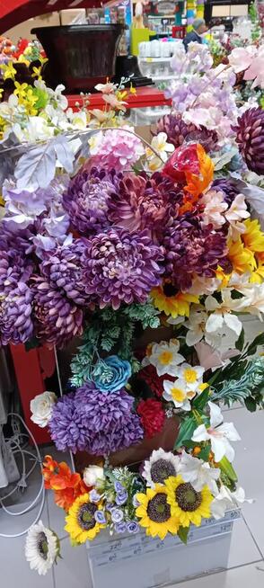 Sprzątanie nagrobkow