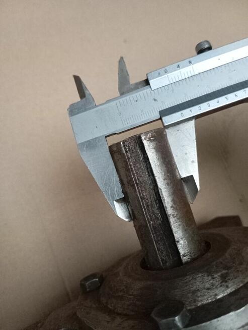 Wałek z łożyskami