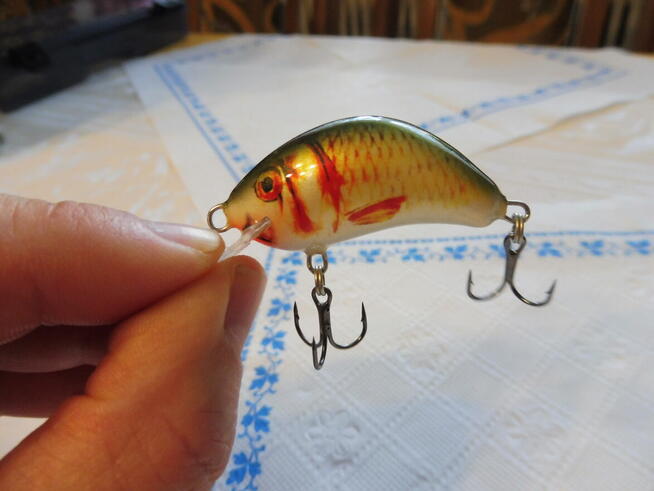 Wobler Kenart Hunter 4cm 4g, kolor NG