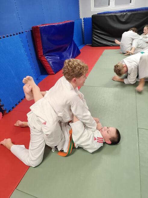 Treningi Jujitsu dla dzieci i młodzieży.