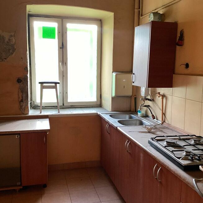 Duży lokal handlowo-usługowy. Parter,2 wejścia,4xwc, witryny