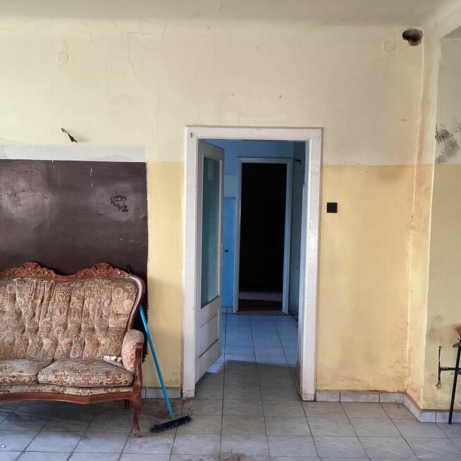 Duży lokal handlowo-usługowy. Parter,2 wejścia,4xwc, witryny