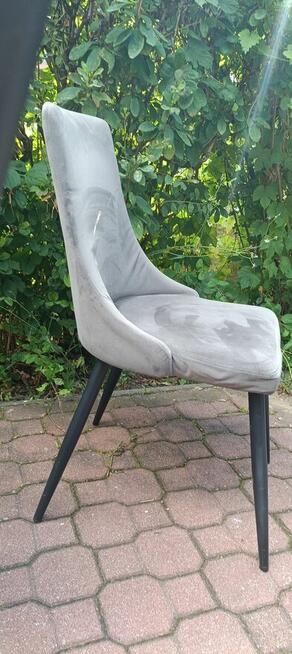 3 Ładne welurowe krzesła NEW HOME