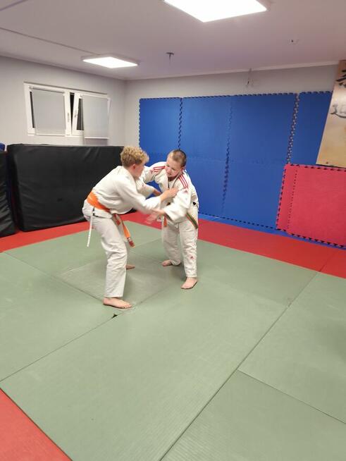 Treningi Jujitsu dla dzieci i młodzieży.