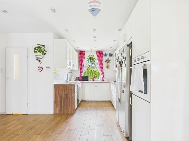 Komfortowy dom z dużą działką i tarasami