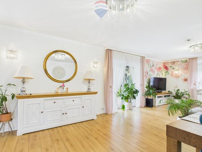 Komfortowy dom z dużą działką i tarasami