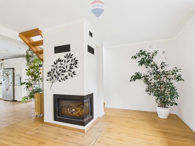 Komfortowy dom z dużą działką i tarasami