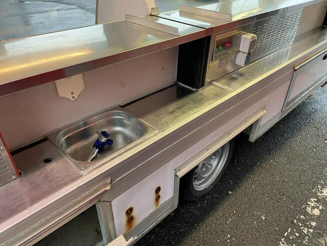 Inna inny Autosklep przyczepa wędlin Gastronomiczny Food Truck Foodtruck Sklep