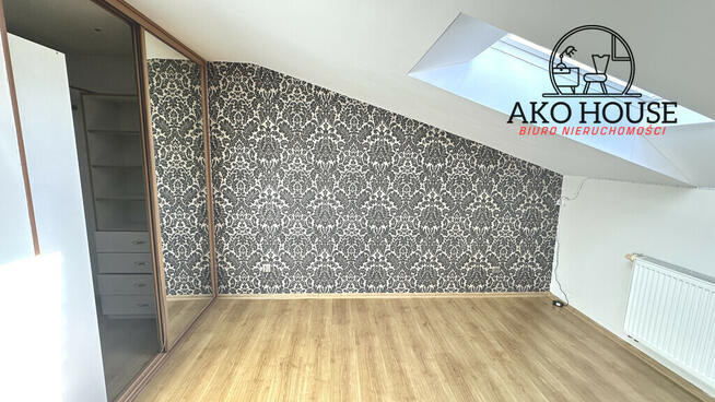 Dom 240 m² pod inwestycję – 4 lokale + 2 garaże!