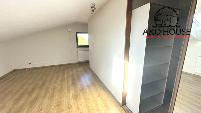 Dom 240 m² pod inwestycję – 4 lokale + 2 garaże!