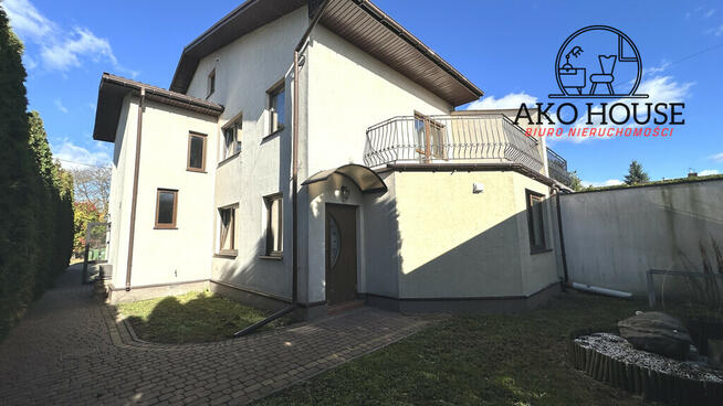 Dom 240 m² pod inwestycję – 4 lokale + 2 garaże!