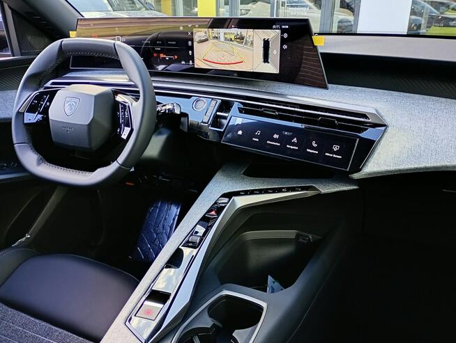 Peugeot 5008 Allure/ Kamery 360/ aktyw. tempom./ Navi 3D/ ekran 21 cali/ Alarm