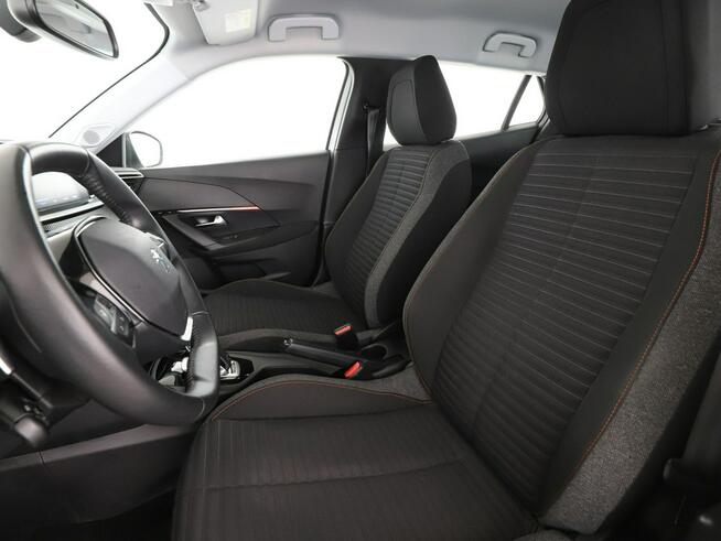 Peugeot 2008 automat LED klima auto kamera i czujniki parkowania