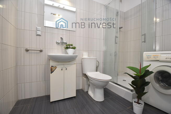 Słoneczna kawalerka z balkonem