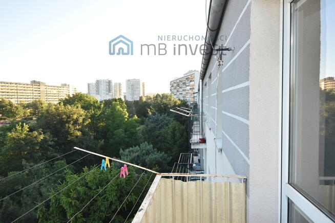 Słoneczna kawalerka z balkonem