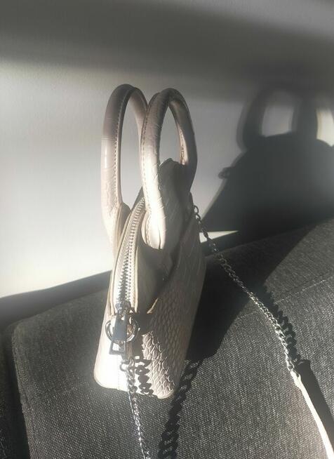 Torebka ze skóry marki Zara