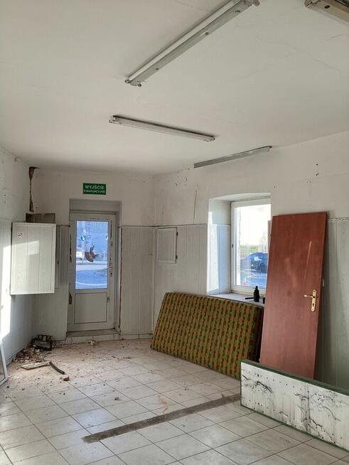 Duży lokal handlowo-usługowy. Parter,2 wejścia,4xwc, witryny