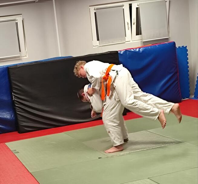 Treningi Jujitsu dla dzieci i młodzieży.