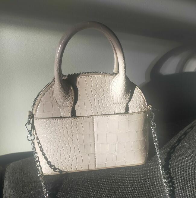 Torebka ze skóry marki Zara