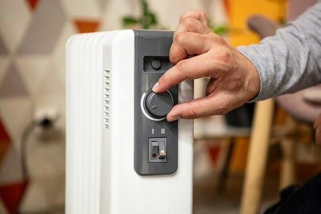 GRZEJNIK OLEJOWY TERMOSTAT 3 FUNKCJE 800/1200/2000W 9 ŻEBER