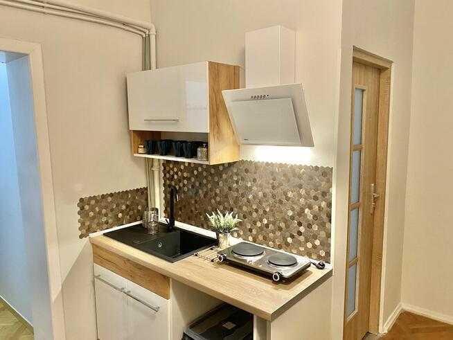 Pokój jedno/dwuosobowy dla studentów lub osób pracujących.