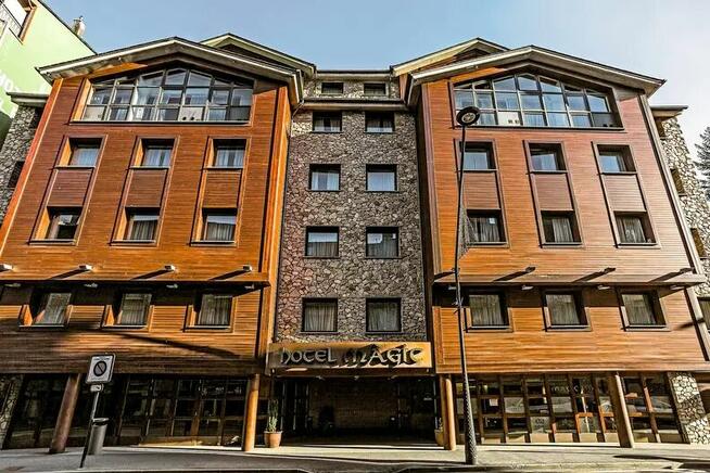 ANDORA ! FREE SKI 300km samolot !! Hotel HB Cena 4890 zł