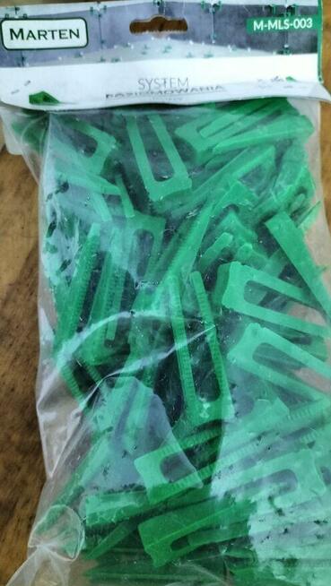 System do poziomowania płytek.