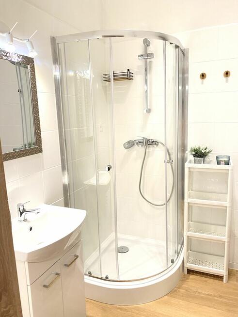 Pokój jedno/dwuosobowy dla studentów lub osób pracujących.