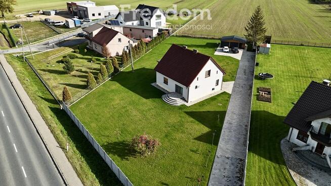 Nowoczesny smart dom z ogrodem zimowym